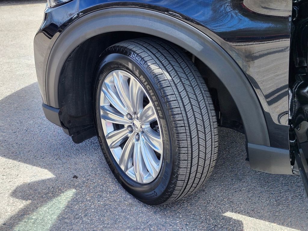 Certified 2025 Ford Explorer Platinum w/ LUX Leather Package image 38