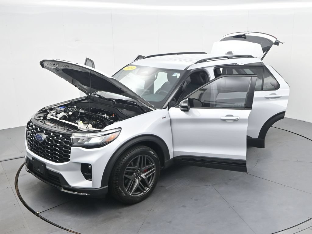 Certified 2026 Ford Explorer ST-Line w/ ST-Line Street Pack RWD image 40