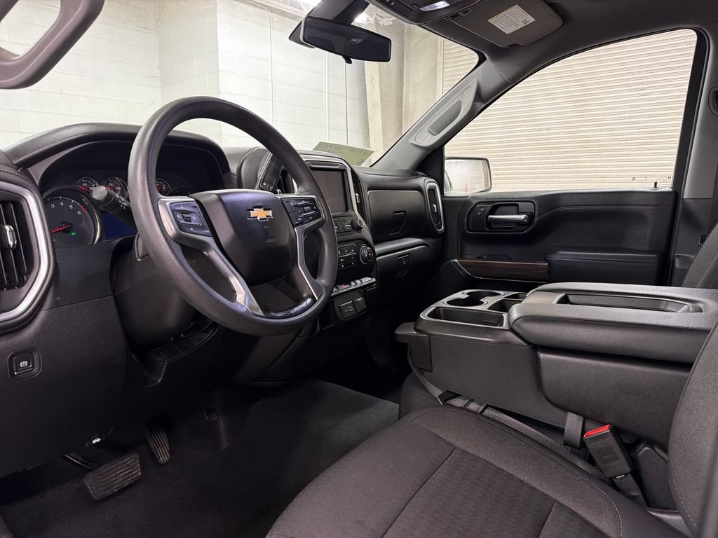 Used 2020 Chevrolet Silverado 1500 LT w/ Trailering Package AWD/4WD image 6