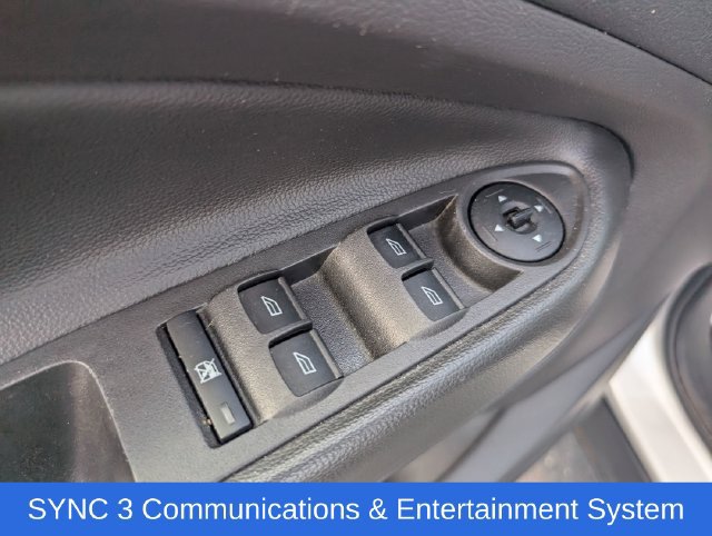 Certified 2018 Ford Escape SE w/ SE Sync 3 Package AWD/4WD image 12