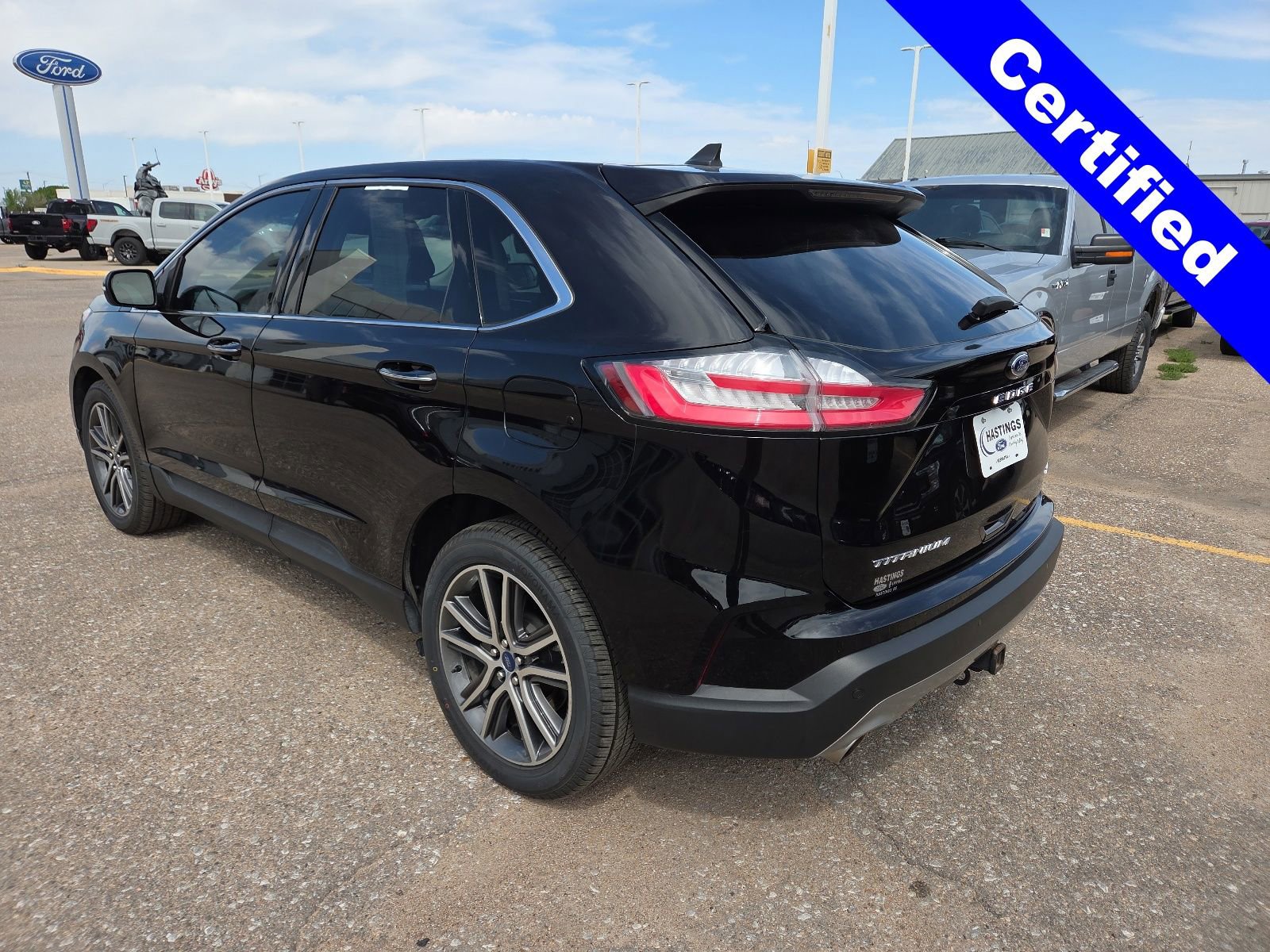 Certified 2022 Ford Edge Titanium w/ Equipment Group 301A AWD/4WD image 3