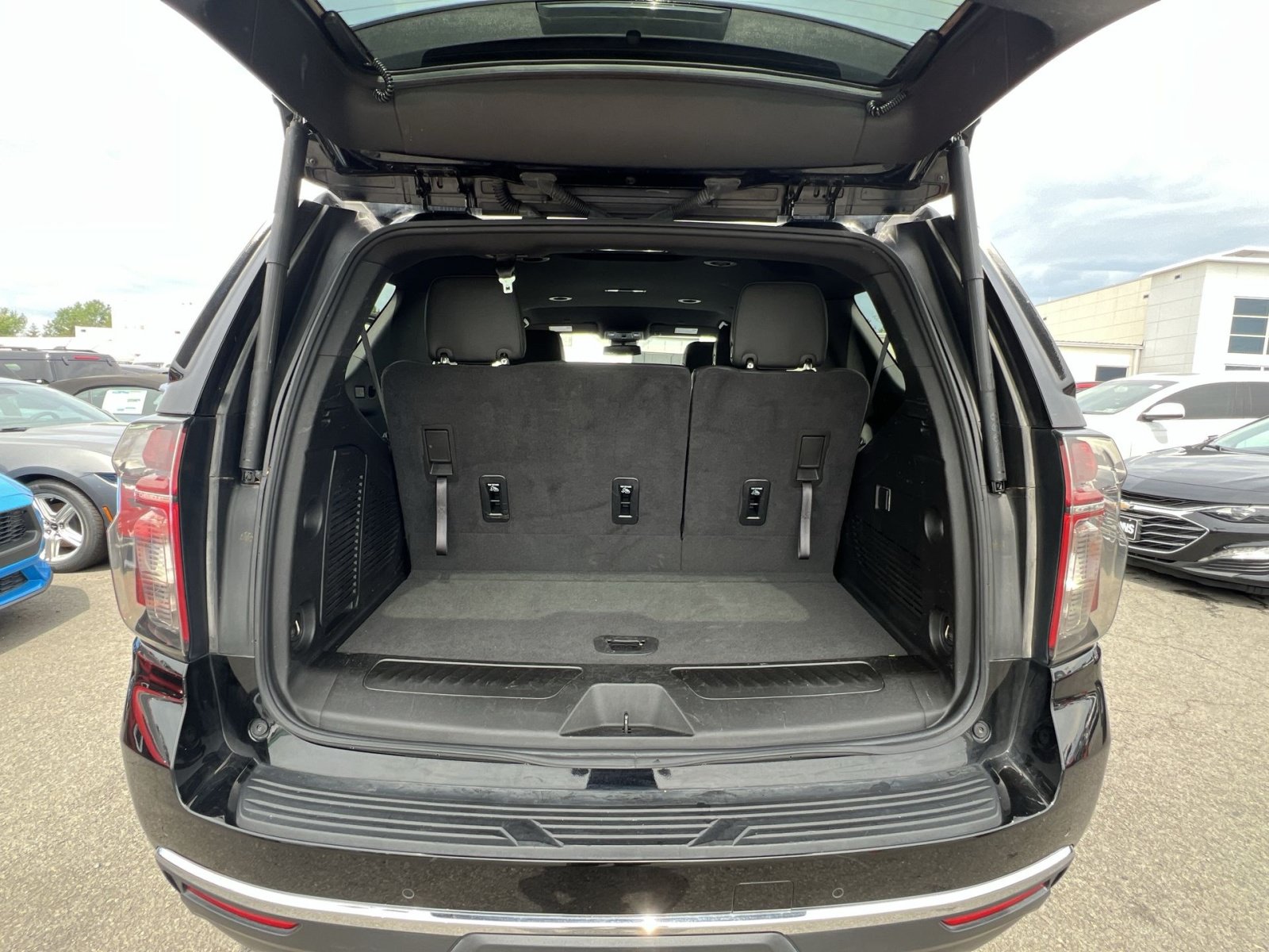 Used 2024 Chevrolet Tahoe LT AWD/4WD image 42
