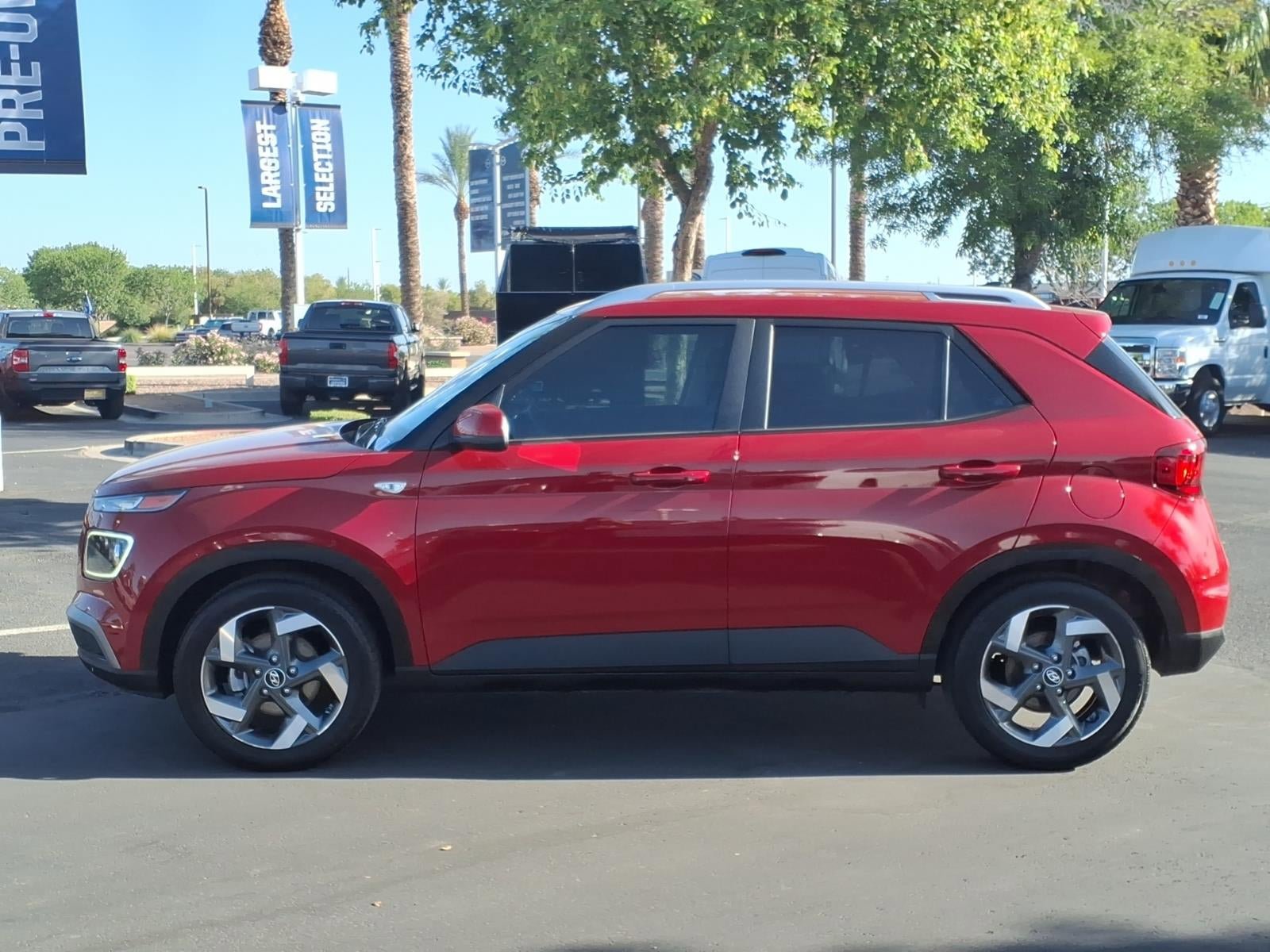 Used 2022 Hyundai Venue Limited FWD image 7