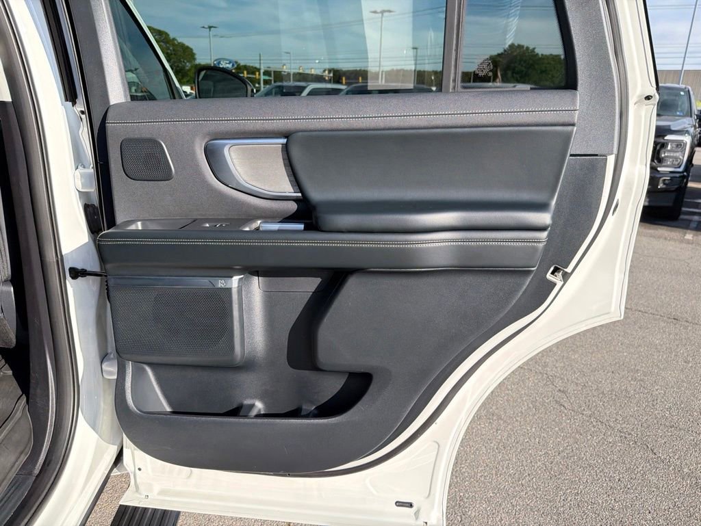 Certified 2025 Ford Expedition Platinum w/ Driver's Package AWD/4WD image 20