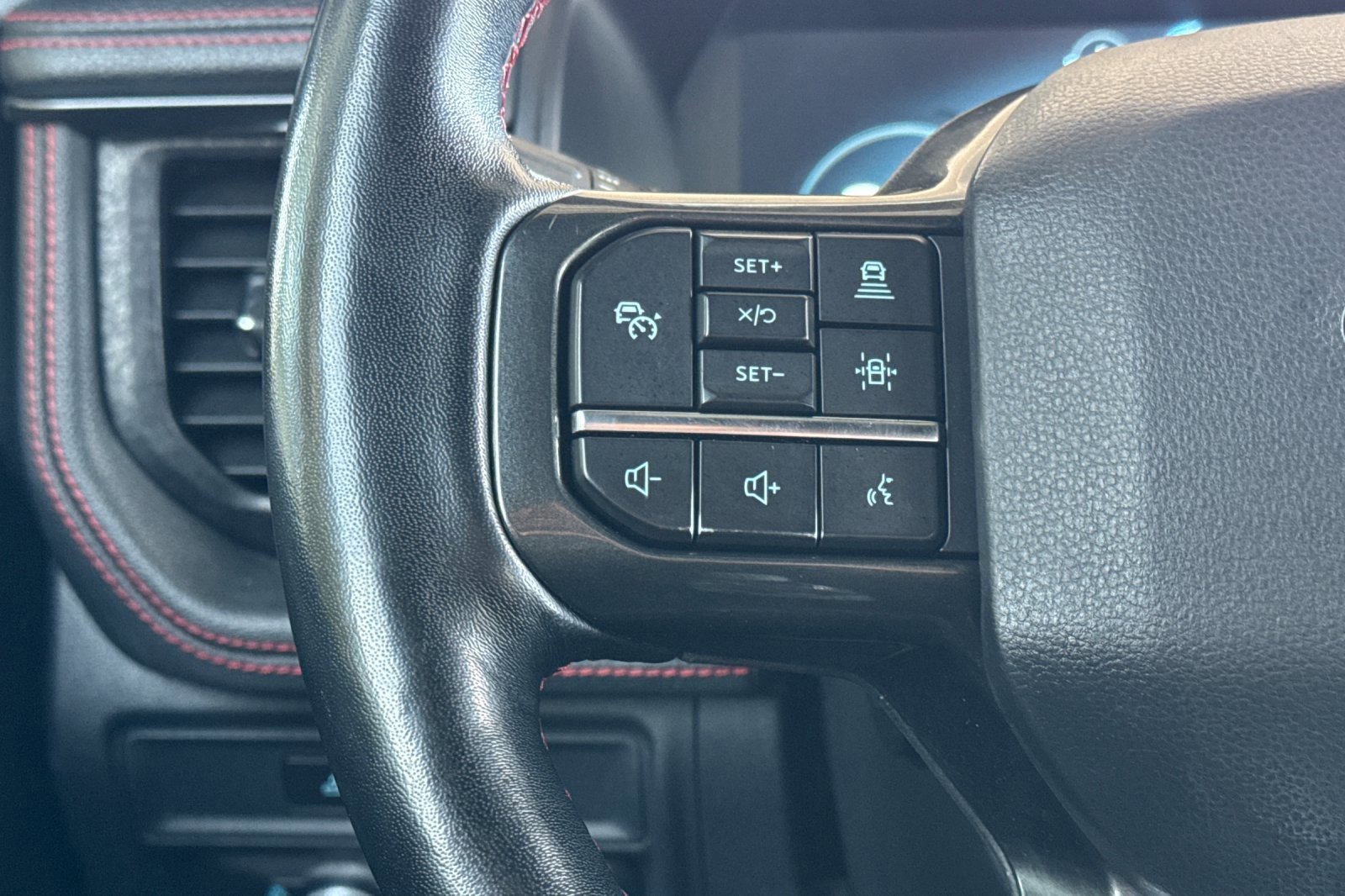 Certified 2022 Ford Expedition Limited image 38