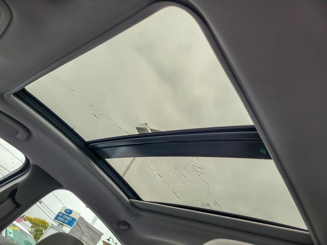 Used 2018 Chevrolet Malibu Premier image 14