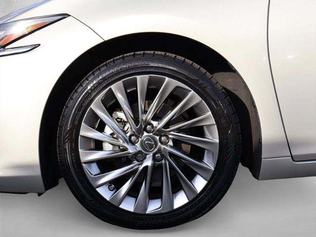 Used 2021 Lexus ES 300h w/ Luxury Package FWD image 29