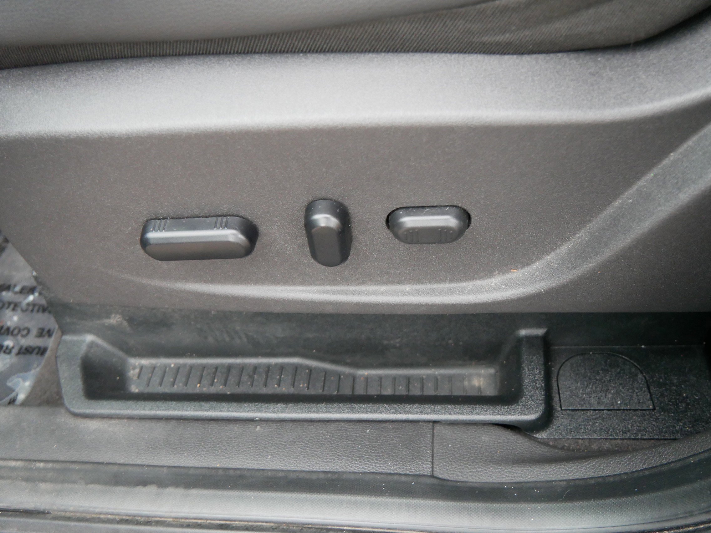 Certified 2019 Ford Escape SEL image 19