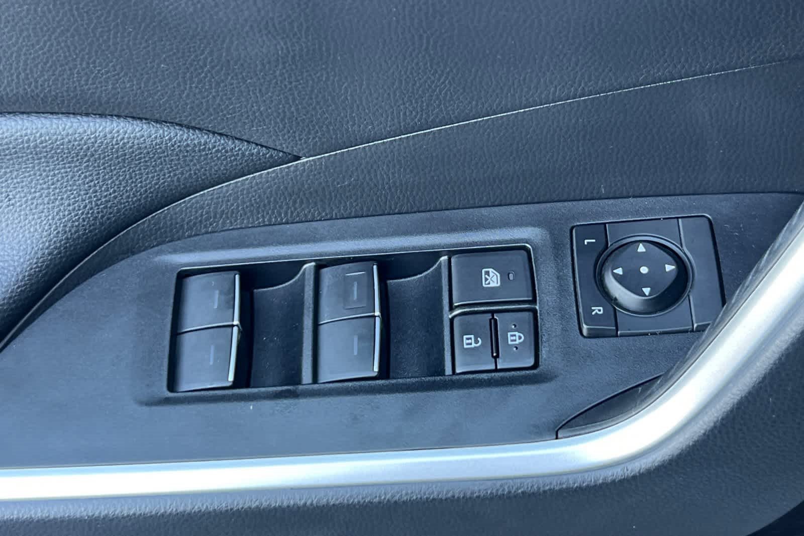 Used 2023 Toyota RAV4 XLE Premium image 13