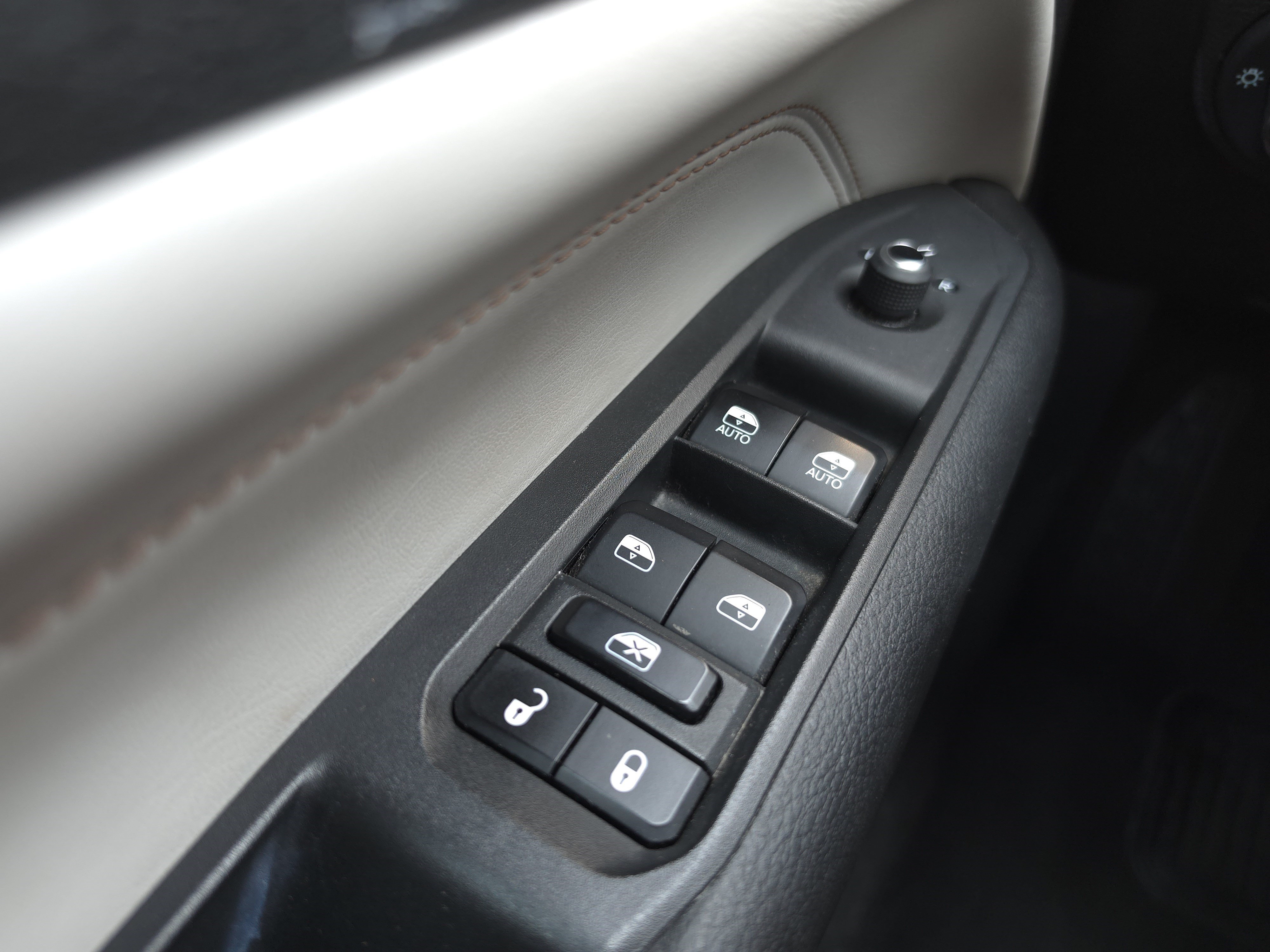Used 2023 Jeep Compass Limited AWD/4WD image 22