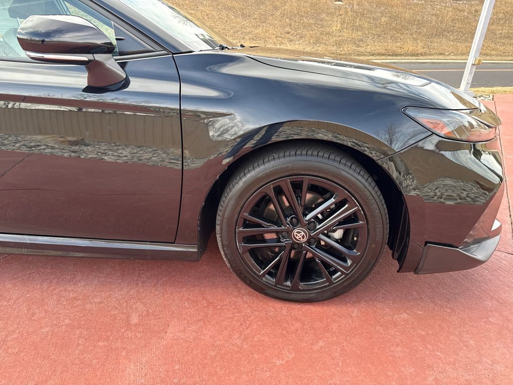 Used 2025 Toyota Camry SE image 31