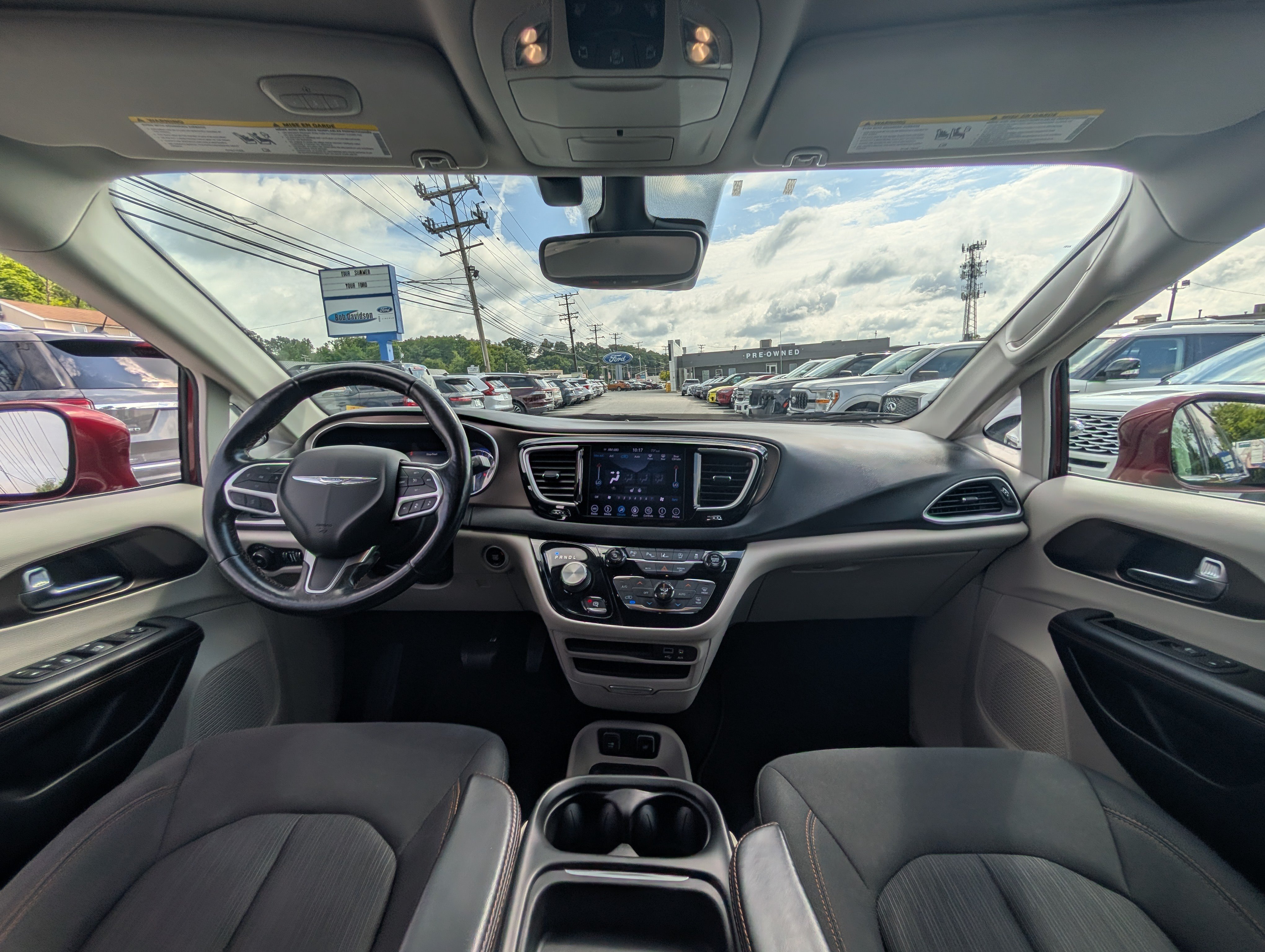 Used 2019 Chrysler Pacifica Touring Plus w/ Advanced Safetytec Group FWD image 22