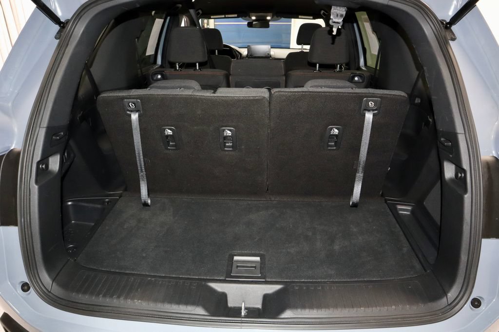 Used 2025 Honda Pilot Sport image 14