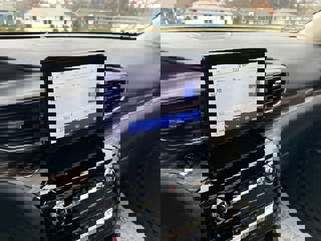 Certified 2022 Ford Explorer Limited w/ Hybrid Equipment Group 310A image 18