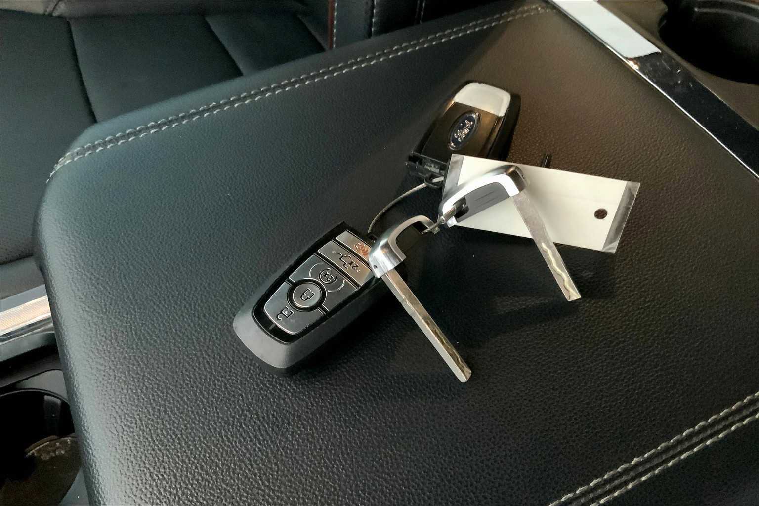 Certified 2024 Ford F250 Lariat w/ Lariat Ultimate Package image 13