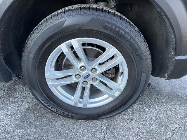 Certified 2022 Ford Explorer XLT w/ Equipment Group 202A image 27