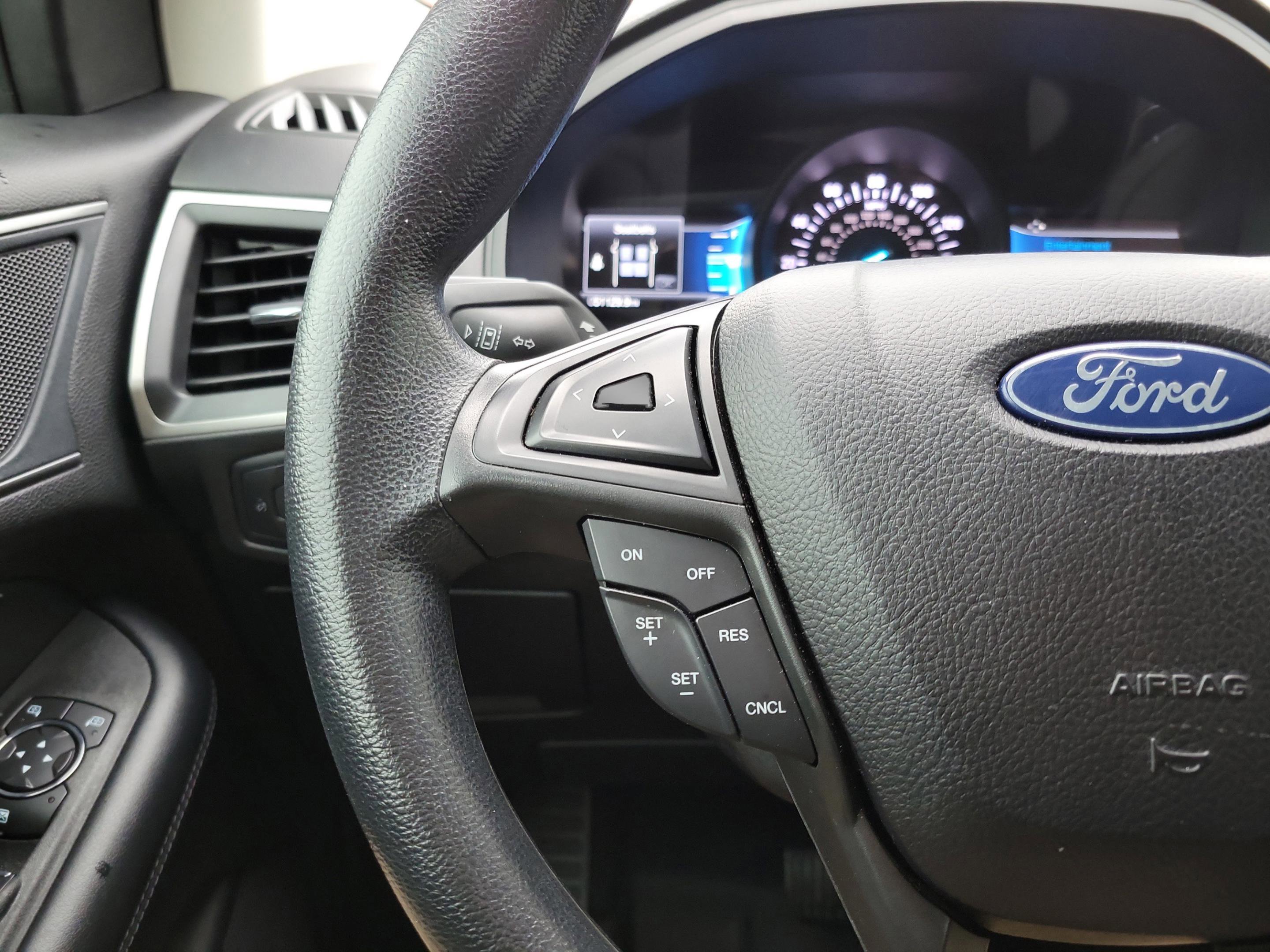 Certified 2022 Ford Edge SE w/ Black Appearance Package image 12