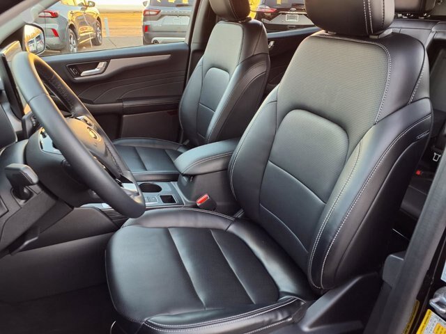 Certified 2024 Ford Escape Platinum AWD/4WD image 4