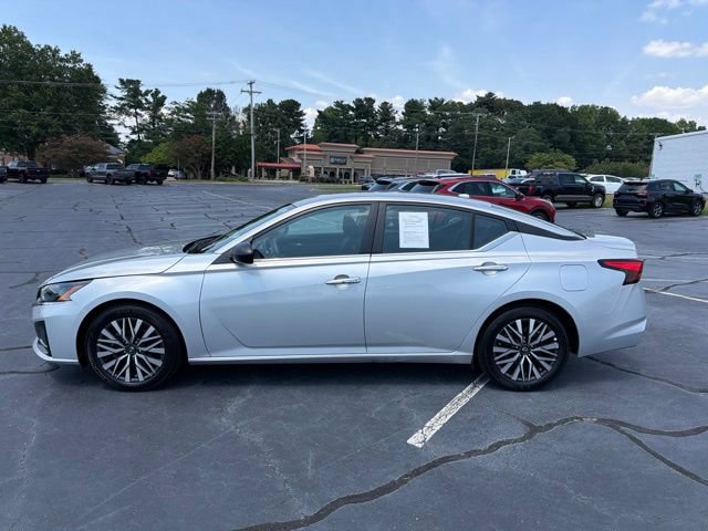Used 2025 Nissan Altima 2.5 SV FWD image 4