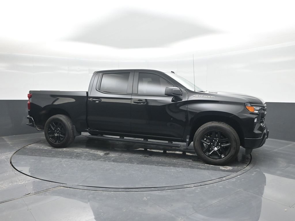 Used 2025 Chevrolet Silverado 1500 Custom image 9