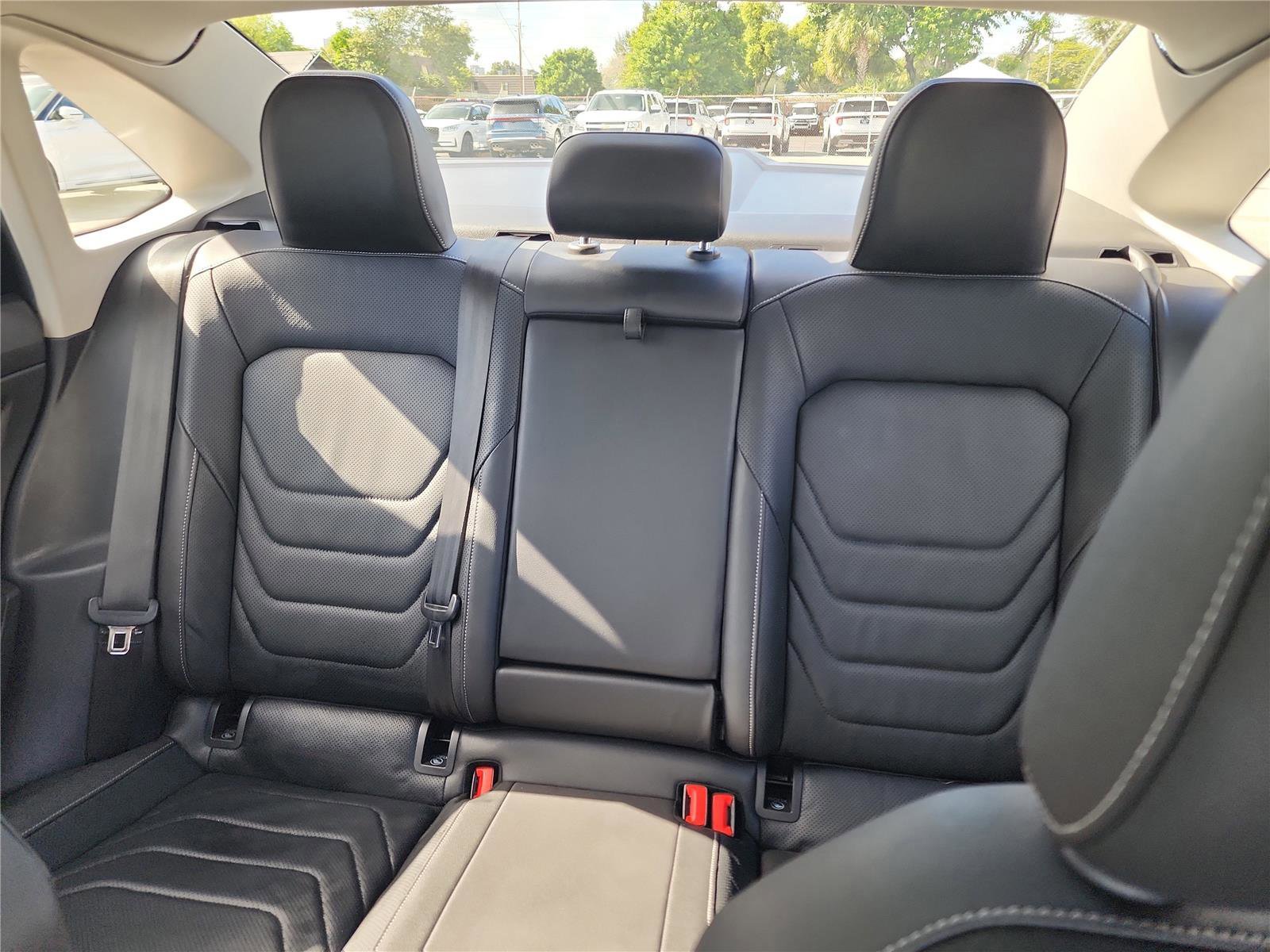 Used 2020 Volkswagen Jetta SEL Premium image 19