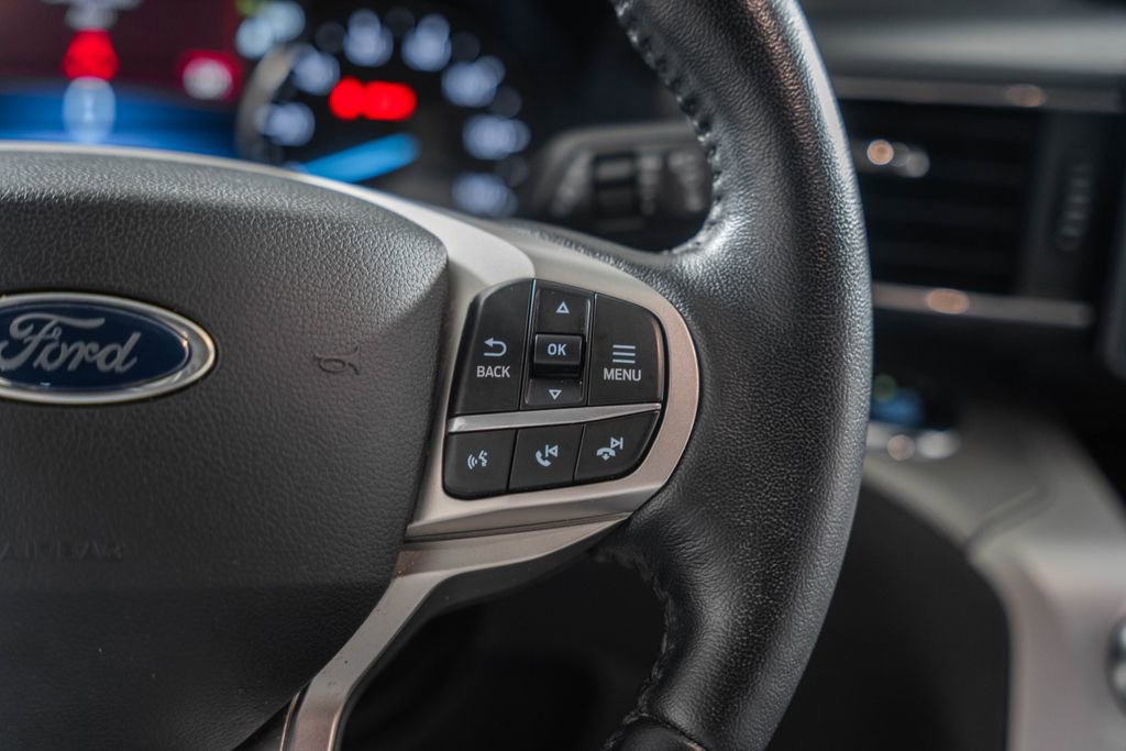 Certified 2021 Ford Explorer XLT w/ Equipment Group 202A image 32