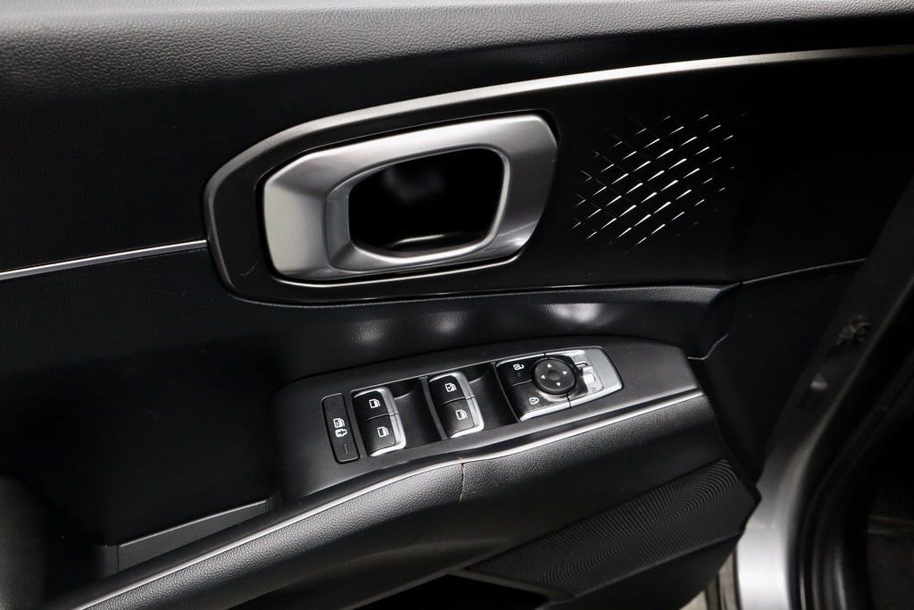 Used 2025 Kia Sorento EX image 25