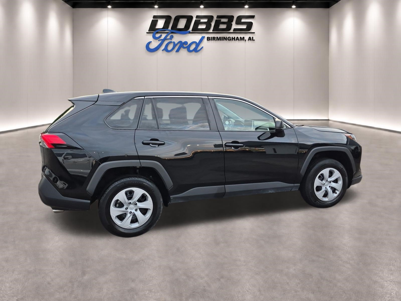 Used 2025 Toyota RAV4 LE FWD image 4