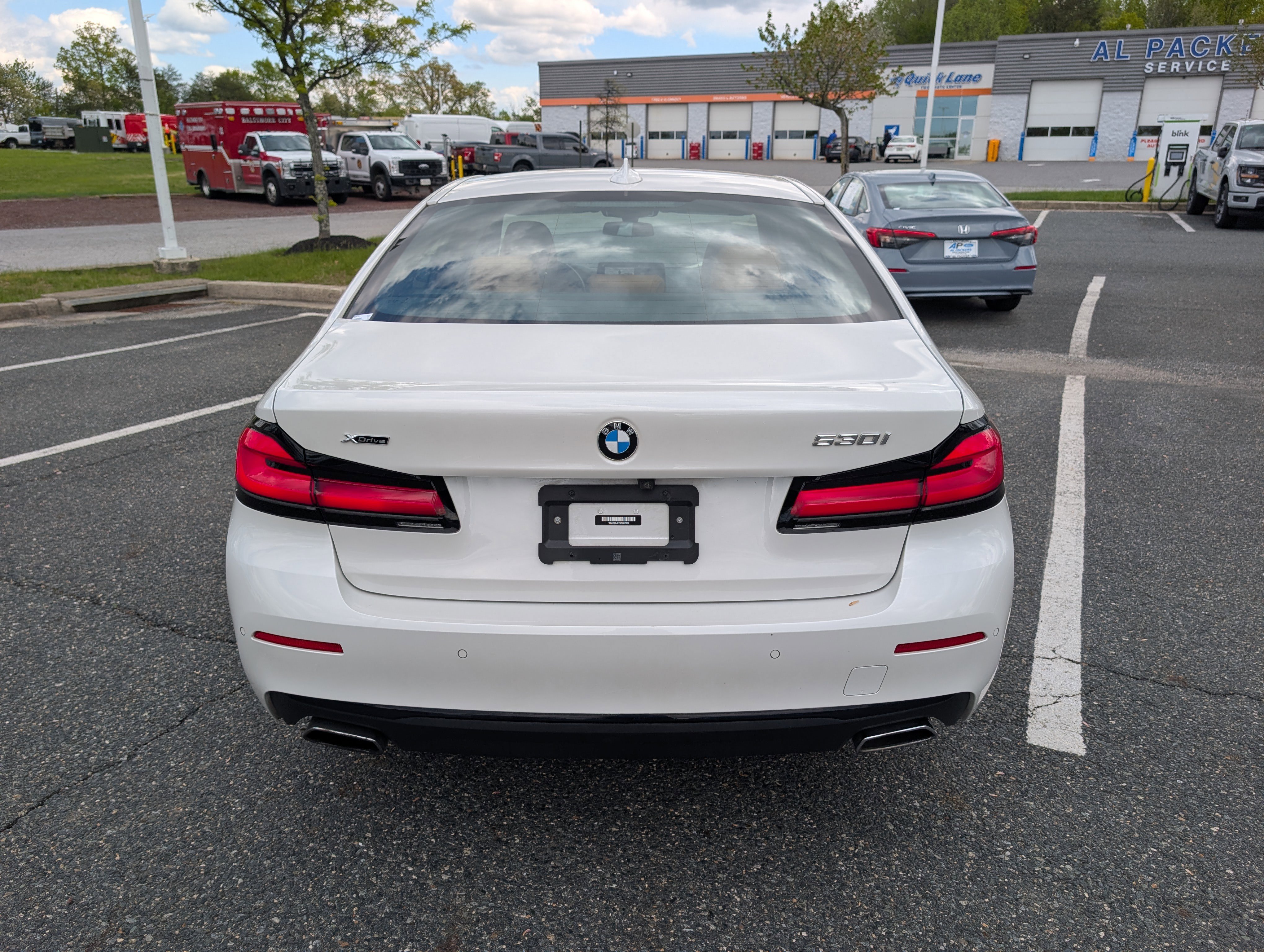 Used 2022 BMW 530i xDrive w/ Premium Package AWD/4WD image 4