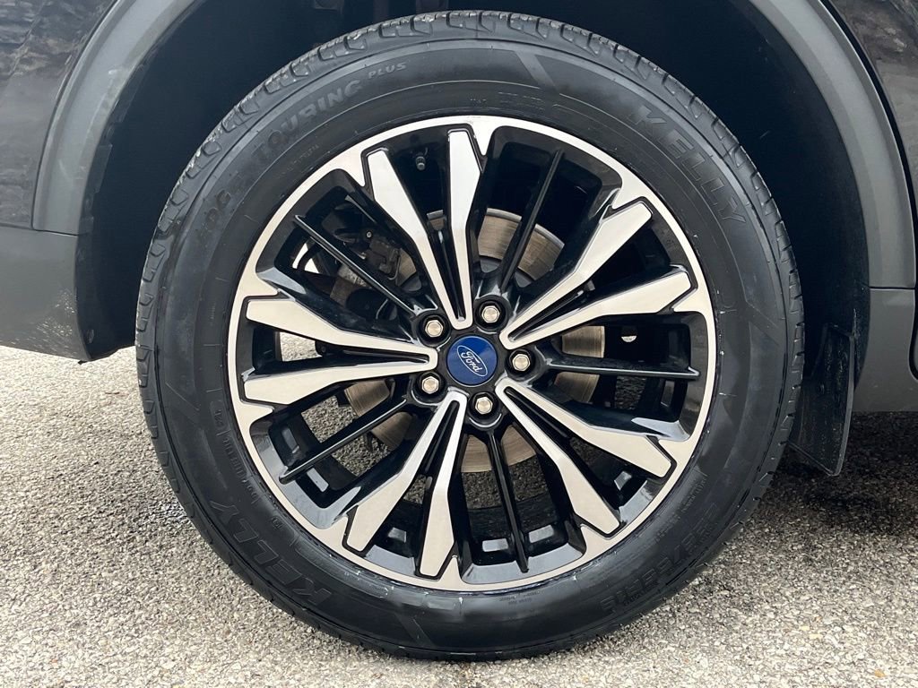 Certified 2022 Ford Escape SE w/ SE Sport Appearance Package image 23