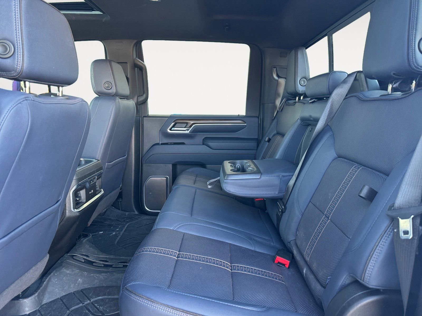 Used 2025 Chevrolet Silverado 3500 High Country w/ High Country Premium Package image 13