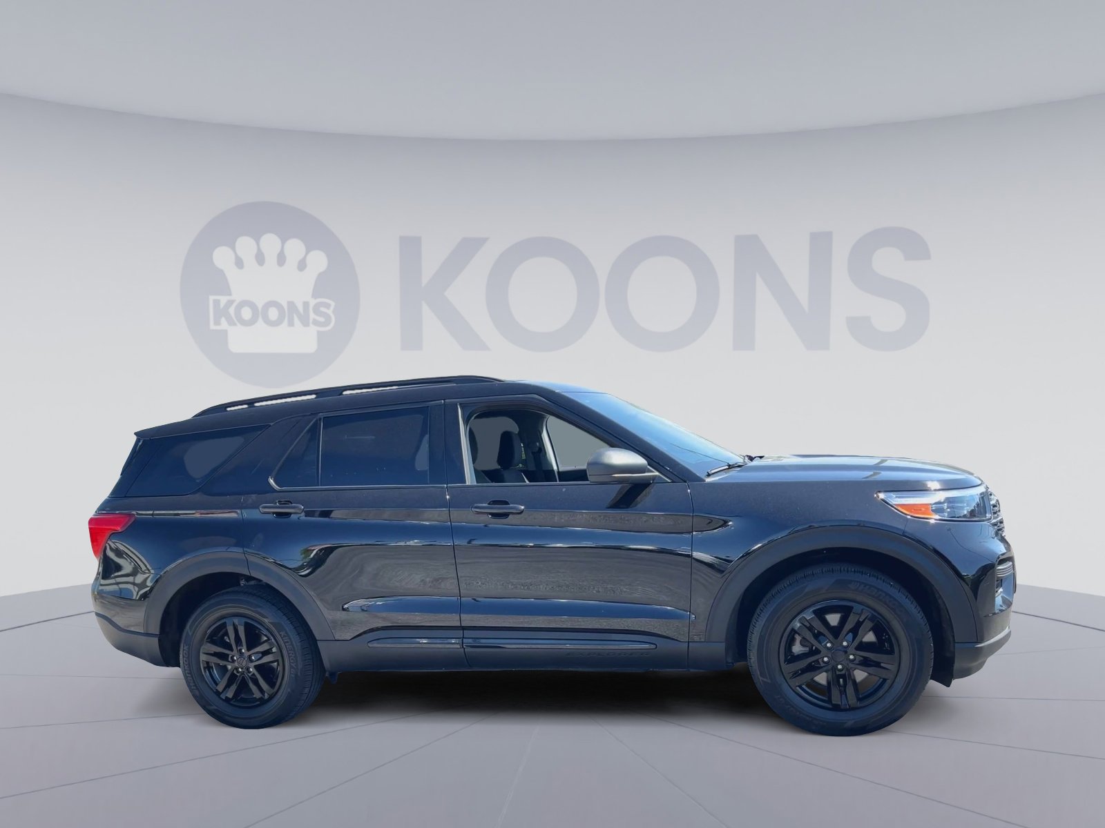 Certified 2023 Ford Explorer XLT AWD/4WD image 2