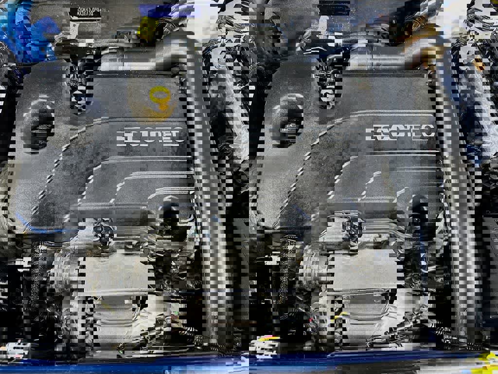 Used 2020 Chevrolet Equinox LT w/ LPO, Floor Liner Package image 9