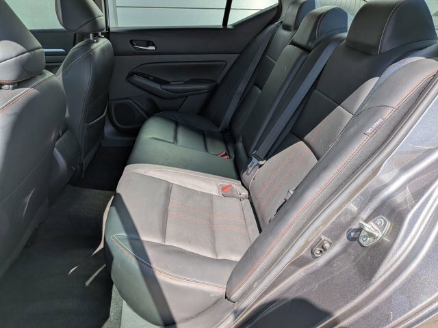 Used 2024 Nissan Altima 2.5 SR w/ SR Premium Package FWD image 31