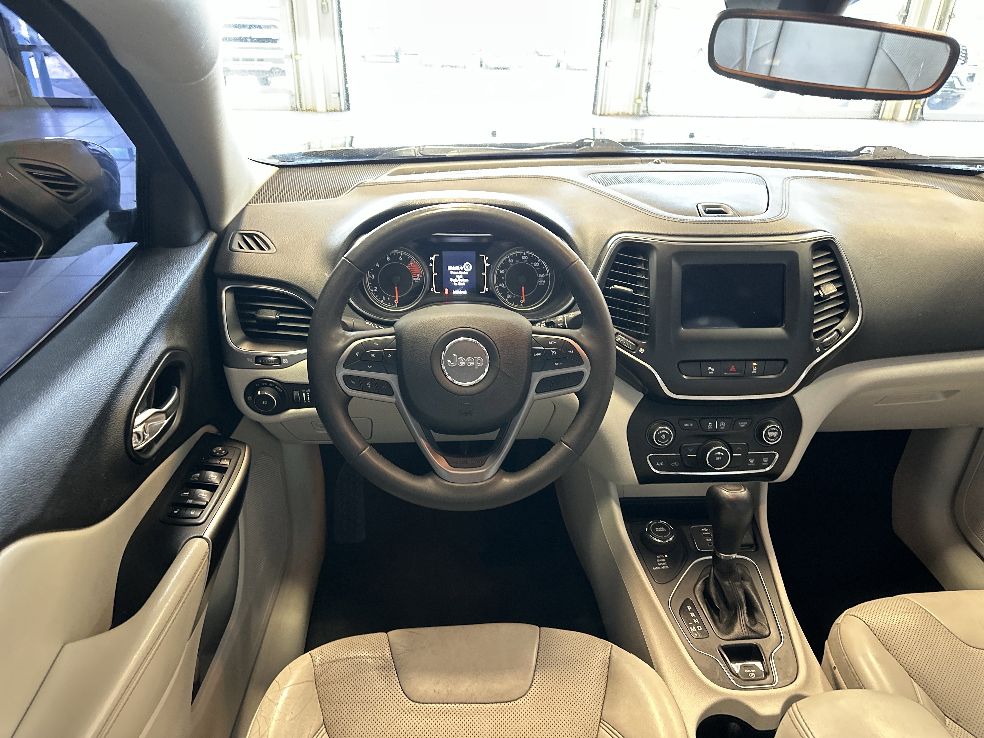 Used 2021 Jeep Cherokee Latitude Lux image 11