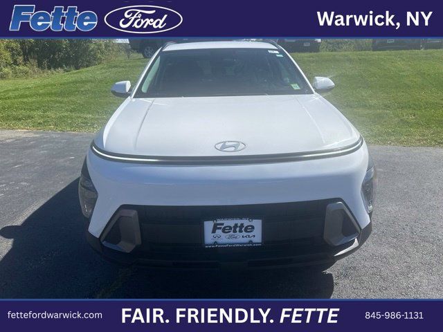 Used 2024 Hyundai Kona SEL AWD/4WD image 3