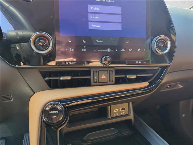 Used 2023 Lexus NX 250 FWD w/ Towing Package (2000 Lbs) image 12