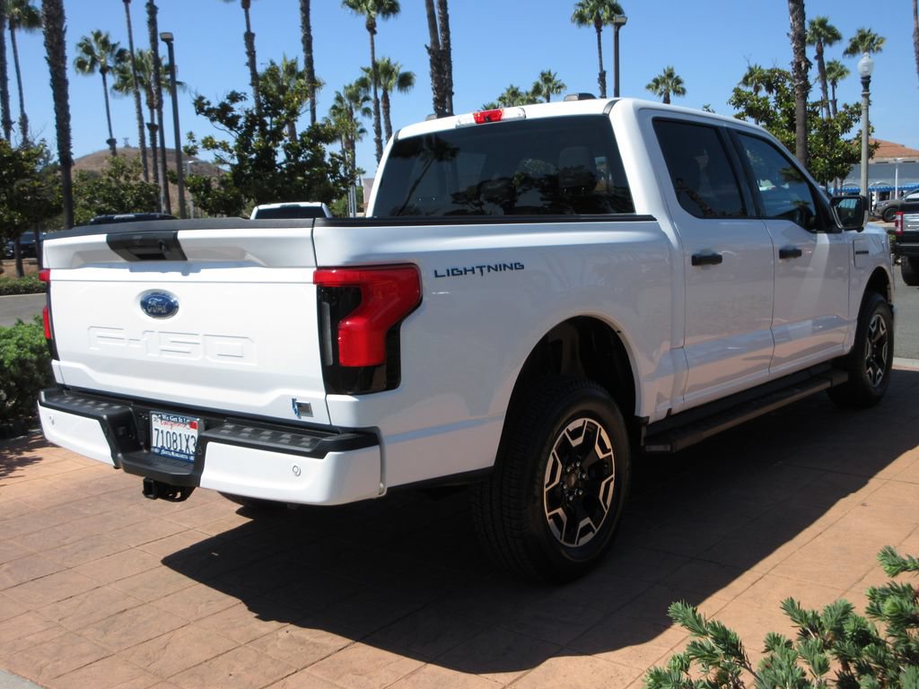 Certified 2023 Ford F150 Lightning XLT AWD/4WD image 4