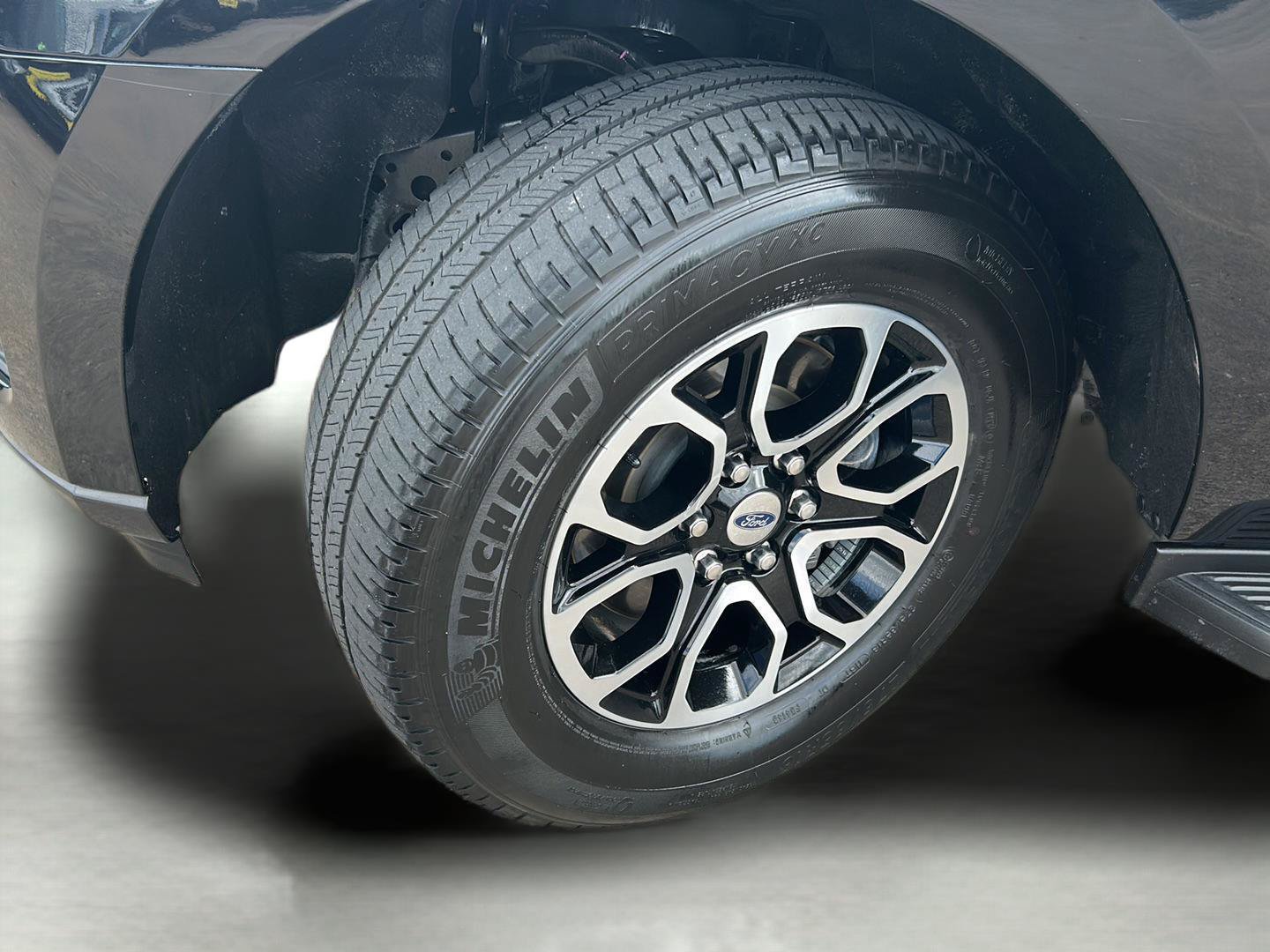 Certified 2024 Ford Expedition XLT RWD image 33