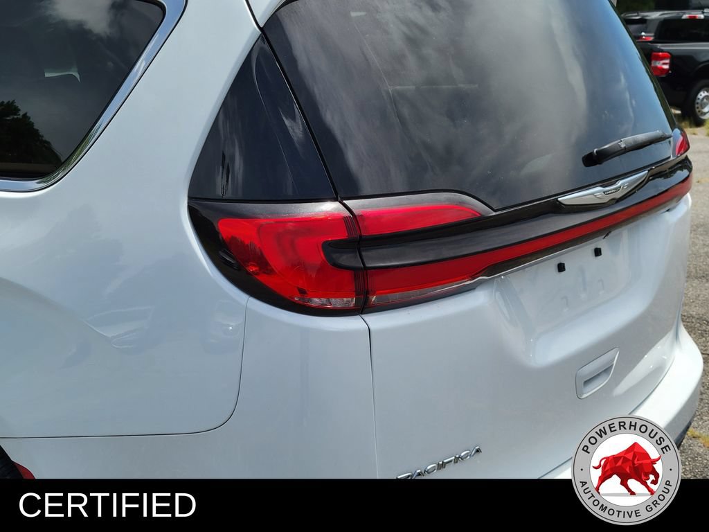 Used 2022 Chrysler Pacifica Touring-L FWD image 12