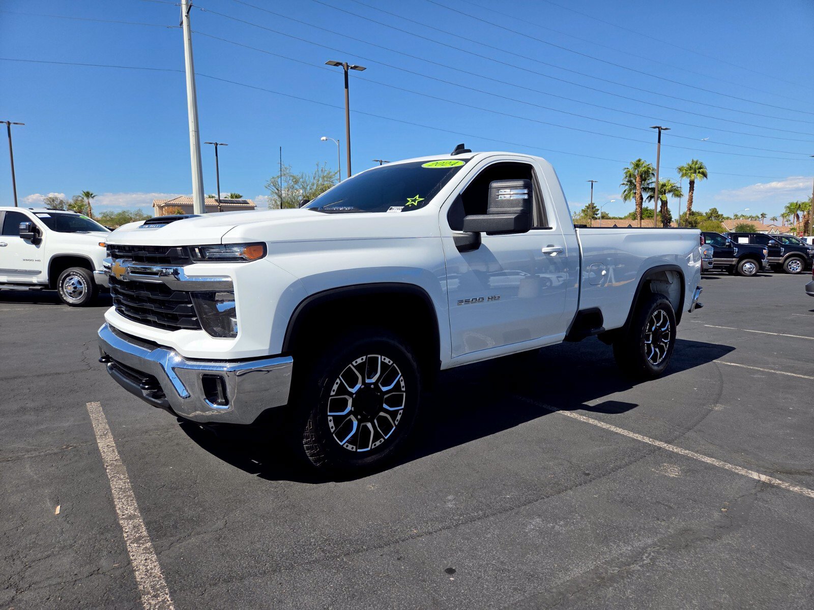 Used 2024 Chevrolet Silverado 2500 LT w/ Convenience Package RWD image 2