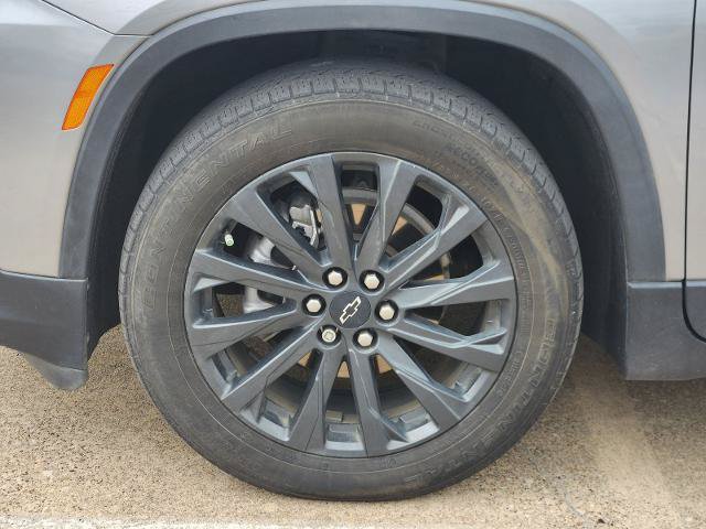Used 2023 Chevrolet Traverse RS w/ LPO, Floor Liner Package AWD/4WD image 9