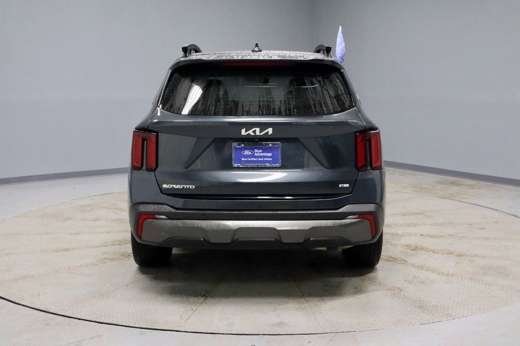 Used 2024 Kia Sorento SX image 4