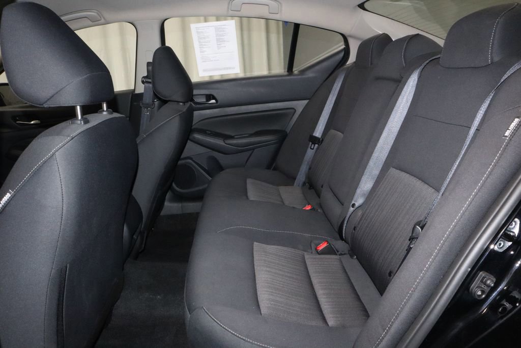 Used 2025 Nissan Altima 2.5 SV image 21