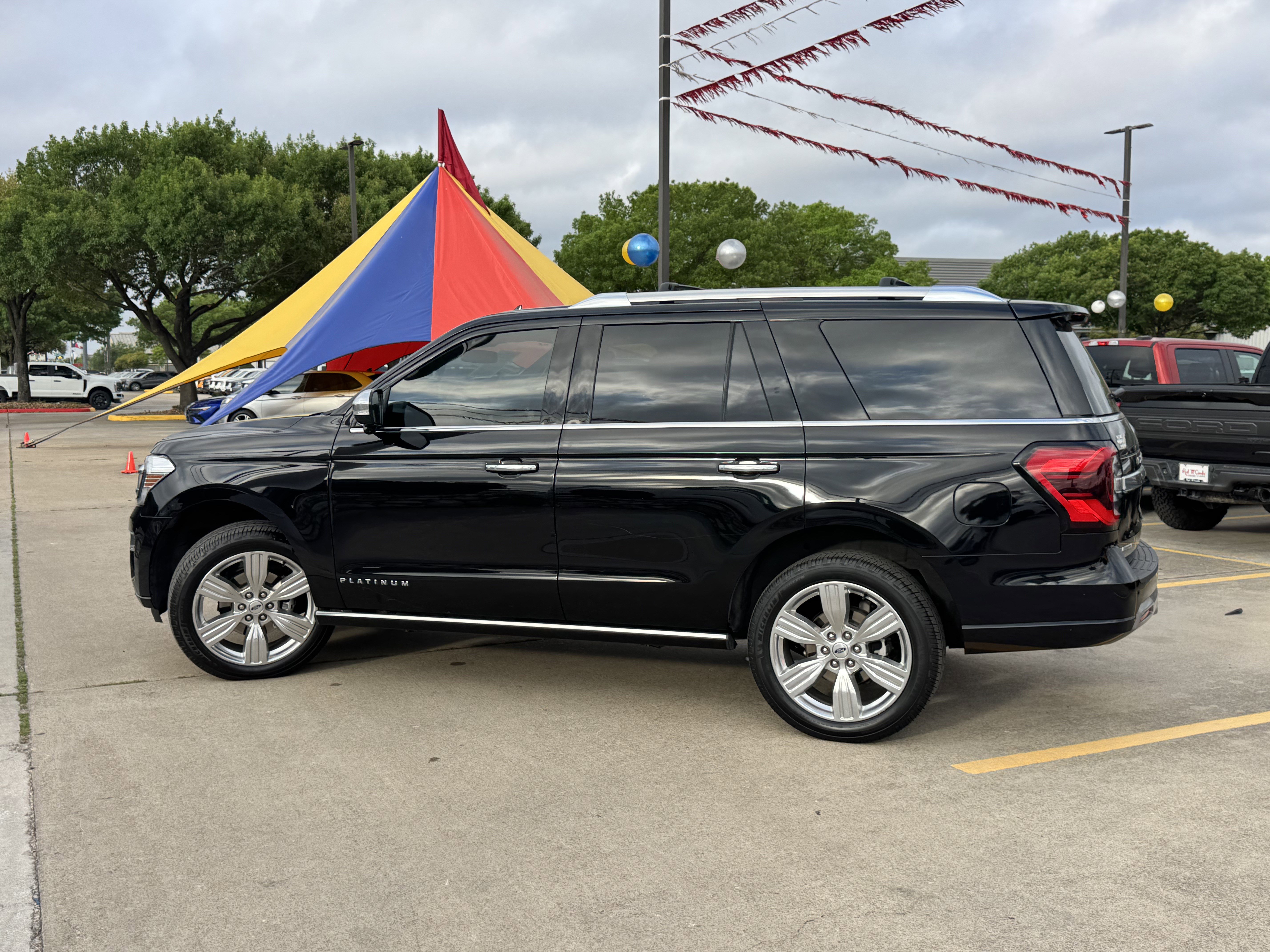 Certified 2023 Ford Expedition Platinum image 12