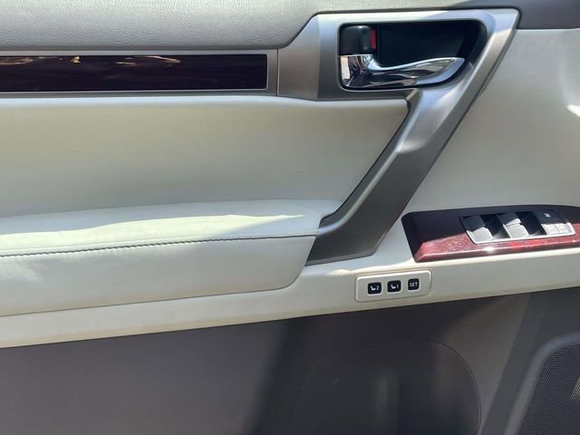 Used 2017 Lexus GX 460 Premium w/ Premium Package AWD/4WD image 15