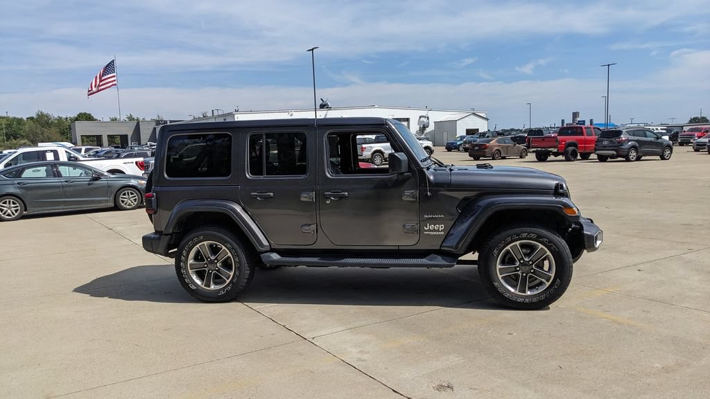 Used 2019 Jeep Wrangler Unlimited Sahara w/ Uconnect 4C Nav & Sound Group AWD/4WD image 2