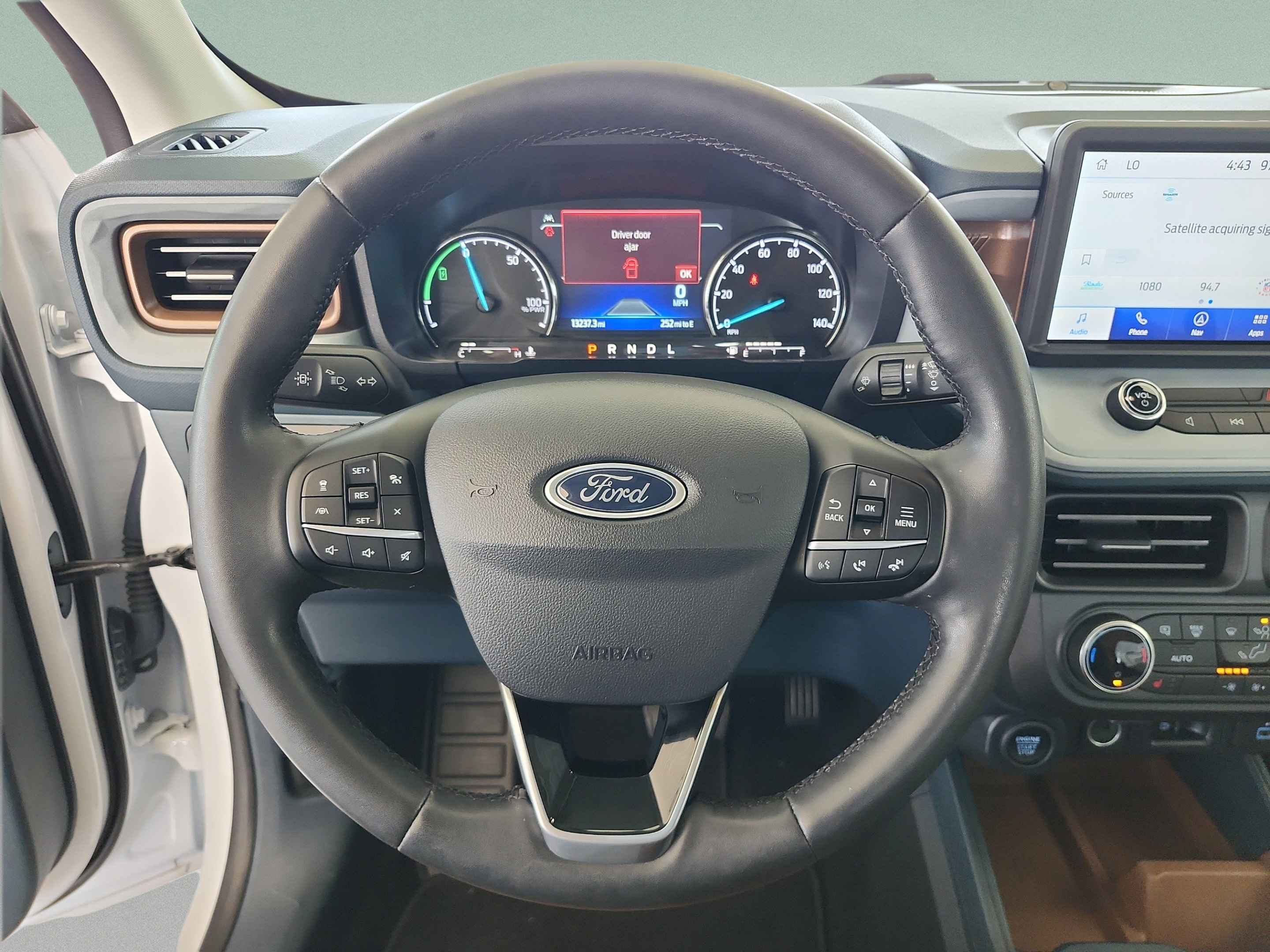 Certified 2024 Ford Maverick Lariat FWD image 9