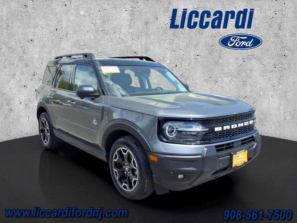 Certified 2025 Ford Bronco Sport Outer Banks w/ Outer Banks Tech Package+ AWD/4WD image 1