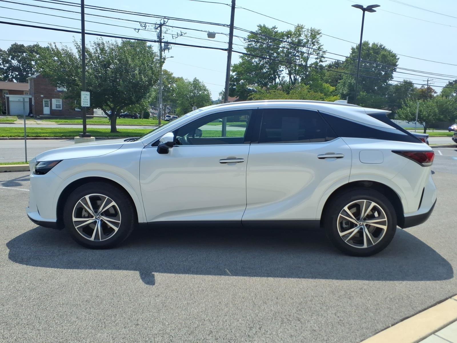Used 2024 Lexus RX 350 Premium w/ Cold Area Package AWD/4WD image 7